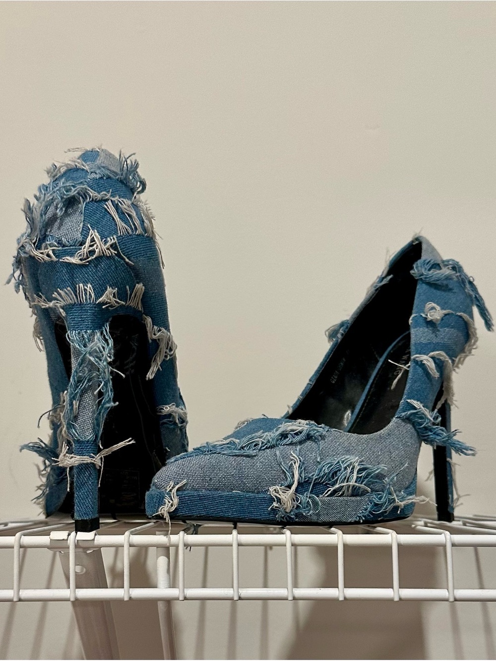 Frayed Vintage-style Denim Blue High Heel Pumps